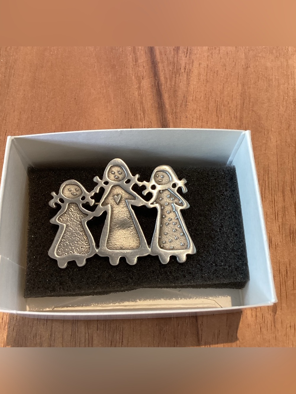 Three sisters brooch pin by Cynthia Webb pewter EUC